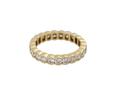   Memoirering ausgefasst mit 23 Brillanten zus. ca. 2,3 ct,  ca. FW-WEIß (G-H)/ VVS- VS. GG 14K. RW: ca. 60, 2.H. 20.Jh., lei