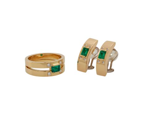   Set Ring und Ohrringen mit Smaragden und Brillanten,  zus. ca. 0,35 ct, ca. WEISS (H)/VSI, GG 18K, RW: 63, Ohrringe mit Cli