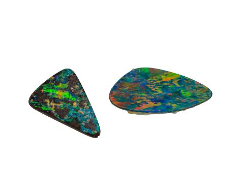   Konvolut aus einem Boulderopal 6,83 ct und einer Opaldoublette,  Boulderopal aus der Atilla Pereghy Mine in Queensland/Aust