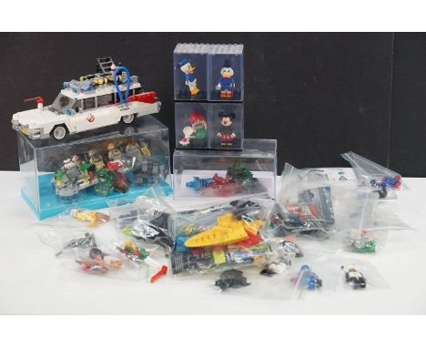 Lego - Collection of minifigures and sets to include Ghostbusters ECTO 1 with minifigs (built, appears complete), 17 x minifi