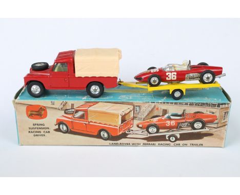 Boxed Corgi Gift Set 17 Land Rover with Ferrari Car on Trailer diecast model set, complete with driver, Land Rover vg with ho