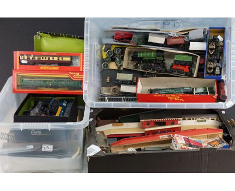 Large quantity of OO gauge model railway to include locomotives, boxed &amp; unboxed rolling stock, engine shells, plastic &a