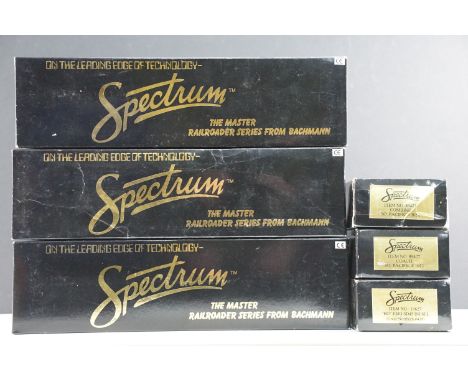 Boxed Spectrum from Bachmann HO gauge 11627 EMD SD45 Diesel Great Northern locomotive plus 5 x boxed Spectrum from Bachmann i