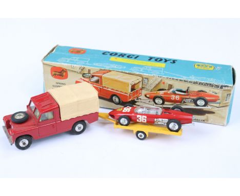 Boxed Corgi Gift Set 17 Land Rover with Ferrari Racing Car on Trailer diecast model set, no driver, Land Rover with hood, die