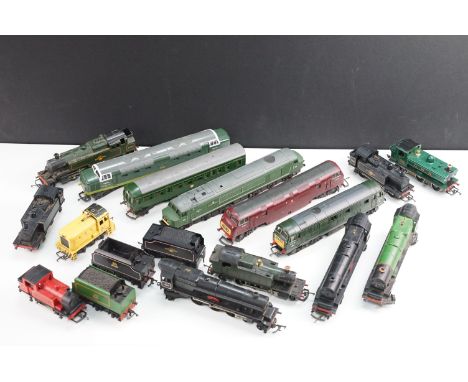 15 OO gauge locomotives to include Mainline The Manchester Regt, Lima Rapid, Triang Princess Elizabeth, Lima GWR 4589, Lima M