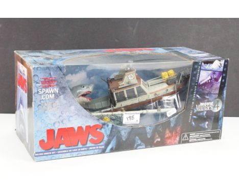 Boxed McFarlane Toys Movie Maniacs 4 Jaws Deluxe boxed set, complete and excellent with vg box