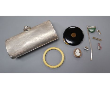An Italian Rodo evening bag, a Gucci compact and assorted jewellery including two pairs of ear studs.
