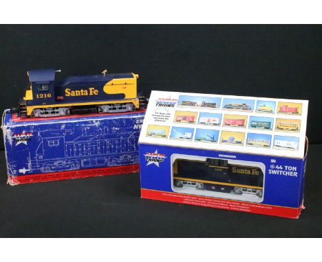Two boxed USA Trains G scale locomotives to include R22023 (121) Santa Fe Warbpnnet NW-2 Loco (loose end flap to box) and R22