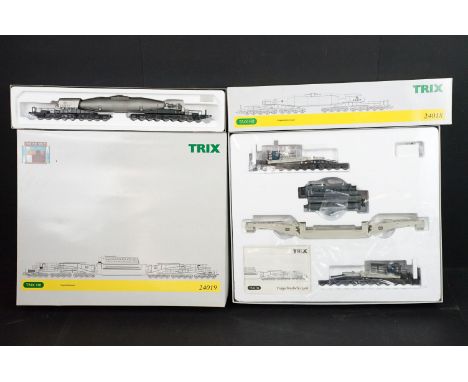 Boxed Trix HO gauge 24019 24-Axle 'Schnabel' Well Wagon Engine Load DB, Epoch IV set plus a boxed Trix 24018 Torpedpfannenwag
