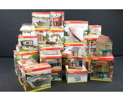 24 Boxed Hornby Skaledale OO gauge trackside buildings to include R8581 Double Road Engine Shed, R8991 Water Works Building, 