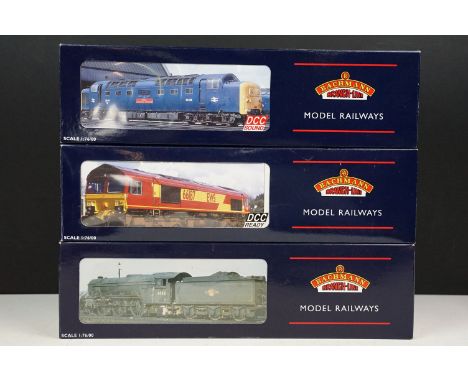 Three boxed Bachmann OO gauge locomotives to include 31-550 V2 60800 Green Arrow BR green l/crest, 32-525DS Class 55 D9007 Pi