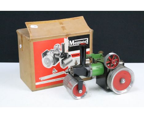 Steam Engine - Boxed Mamod Steam Roller SR1 steam engine in green with red wheels, complete with turning wheel spoke, in vg c