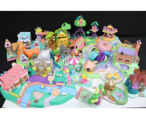 Polly Pockets - 14 Bluebird Polly pocket village sets to include Polly's Dream World, Magical Movin' Pollyville Boutique Play