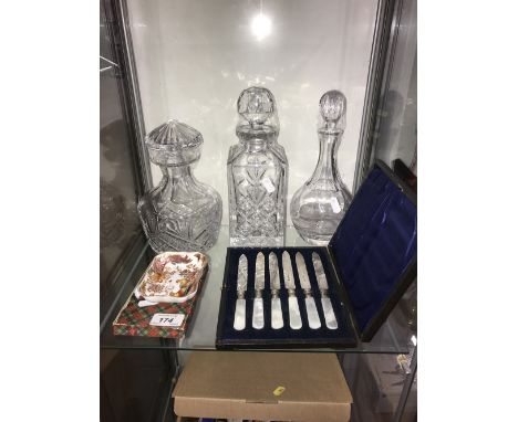 1 SHELF OF DECANTER, ROYAL CROWN DERBY PIN TRAY & FLATWARE