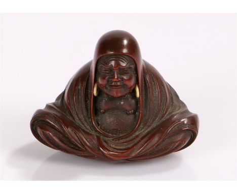 Japanese Edo period wood netsuke of Daruma seated cross legged in meditation, signature to base Shumin 3cm high