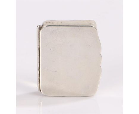 Edward VII silver snuff box, Birmingham 1906, maker Adie & Lovekin Ltd, of plain form with shaped thumb piece, gilt interior,