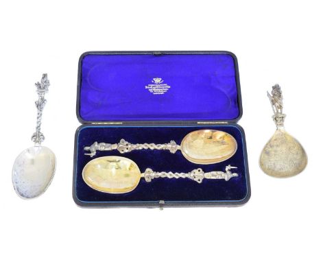 A selection of apostle spoons, A selection of apostle spoons, to include a cased pair of Victorian silver gilt apostle spoons