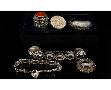 A Small Collection Of Silver Jewellery To include designer silver link bracelet set with pyrite marked Halil 875, oval brooch