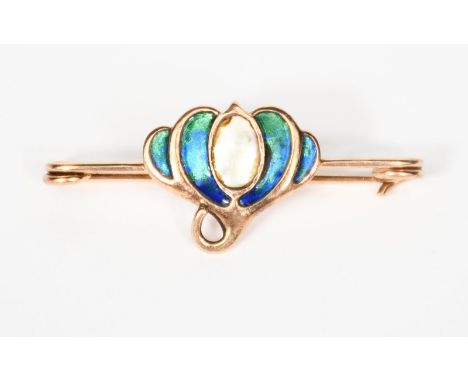 A Murrle Bennett &amp; Co 9ct gold bar brooch,  cast with simple Art Nouveau flower, enamelled in blue and green and set with