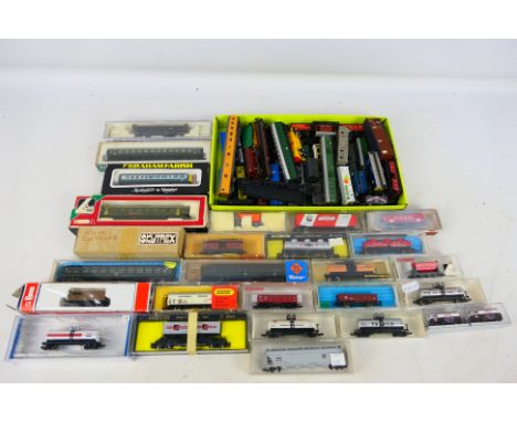 Hornby - Roco - Bachmann - Model Power - Others - An assortment of N gauge European rolling stock to include 26 boxed; #3758 