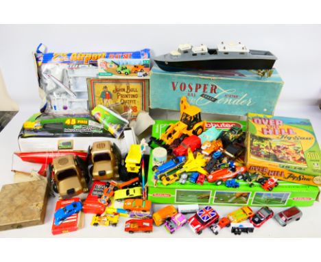 Vosper - Tiger - Carbak - Waddingtons - Others - A mix assortment of items to include a Vosper electronic boat (boxed), a pon
