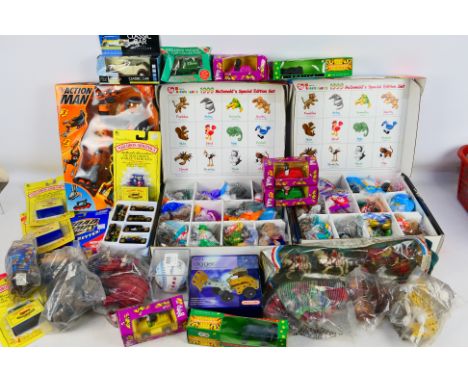 Hasbro - Matchbox - McDonalds - Others - A pair of McDonald's 1999 TY Teenie Beanie Babies Special Edition Set, An Action Man