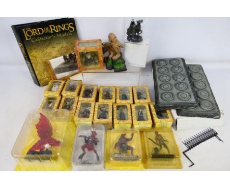 Hachette Partworks - Eaglemoss - Lord of the Rings - An assortment of 14 Lord of the Rings figures to include Gandalf, Gollum