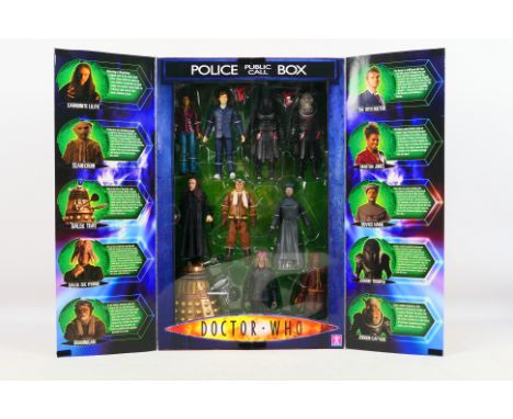 Character Options - Doctor Who - A Doctor Who Series 3 10 figure gift set #02516. Item appears mint in a very good box; some 