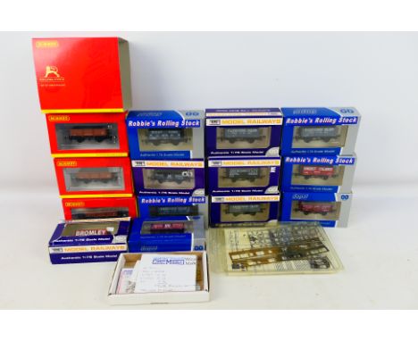 Dapol - Hornby - A1 Models - 12 boxed HO/OO rolling stock items/sets to include B598 Wigan Coal & Iron 7 Plank, R9712A Br 5 P