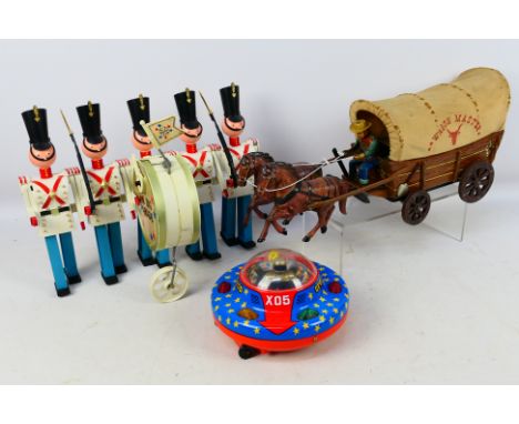 Modern Toys - Marx - An unboxed collection of tinplate and plastic battery operated toys. Lot includes a battery operated Mod