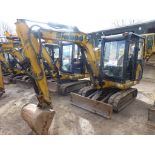 Caterpillar 302.5 rubber tracked mini excavator (2001), indicated hours 3882.6, PIN no.