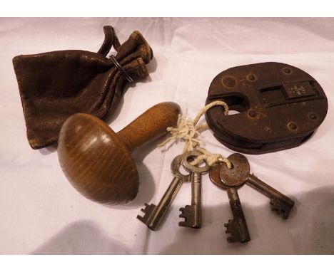 Large antique insurance padlock with keys and an antique leather misery purse. P&amp;P Group 2 (£18+VAT for the first lot and
