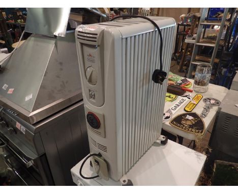 Delonghi Dragon oil filled radiator. All electrical items in this lot have been PAT tested for safety and have passed. This d