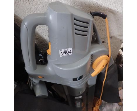 Titan garden leaf vacuum. All electrical items in this lot have been PAT tested for safety and have passed. This does not con