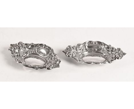 A pair of oval pierced bonbon dishes, Birmingham 1902 by William Hutton & Sons, 13.4 cm, width 66 grams.