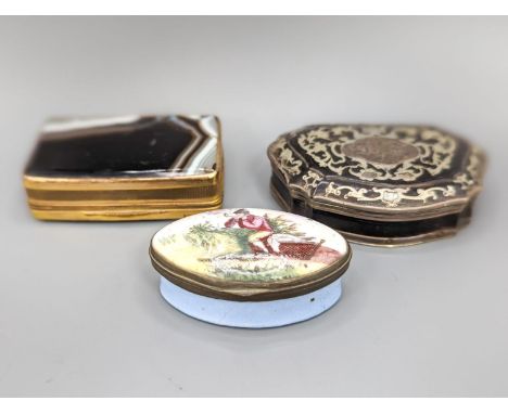 An 18th century silver inlaid tortoiseshell cartouche shaped snuff box, 7.4cm, an agate snuff box and Staffordshire enamel bo