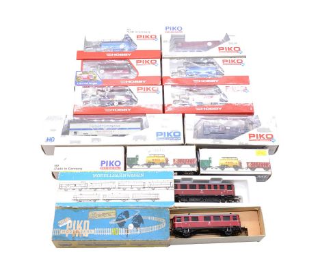 Piko HO gauge model railway freight wagons, fourteen including ref. 54070; ref. 57719 (x2); ref. 95640; ref. 95587; and other