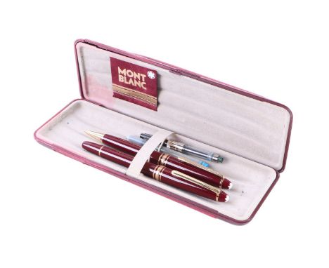 A Montblanc fountain pen and propelling pencil set, boxed. 