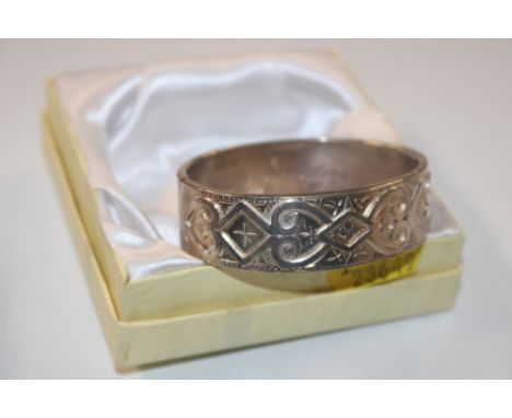 1887 J.I. Birmingham Sterling silver bangle, approx. 24gms 