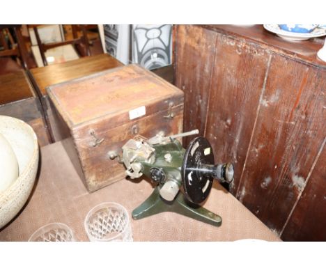 A Goerz Berlin No.5287 microscope with box 