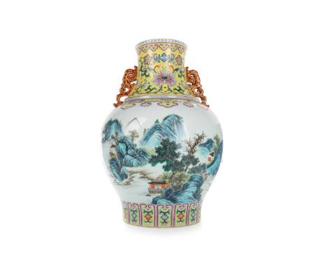 CHINESE FAMILLE ROSE VASE, LATE 19TH/EARLY 20TH CENTURY decorated with a continuous landscape scene, depicting buildings, tre