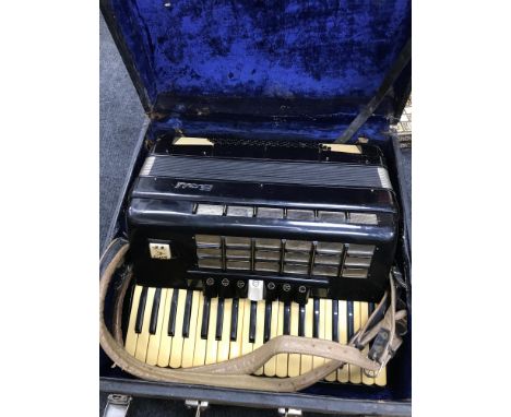 Baile accordion 120 bass. Comes with travel case. 