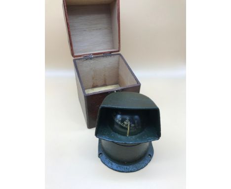 Military Airguide Chicago U.S.A Compass. Comes with a wooden box. 