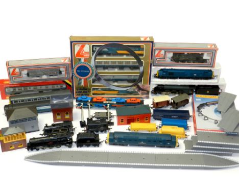 Large quantity of '00' 2 rail locomotives, rolling stock and accessories Large quantity of '00' 2 rail locomotives, rolling s