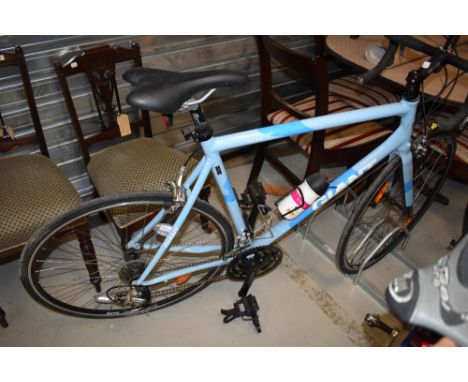 A Giant OCR-3 compact road bike, very nice condition