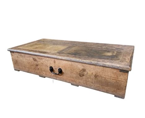 Antique pine blanket box, 114cm wide, 57cm deep, 25cm high, together with a selection of games including MahJong, Backgammon,