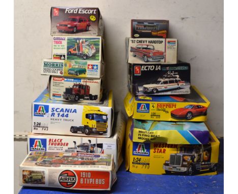 13 VARIOUS VINTAGE BOXED MODEL KITS, ITALERI, AMT, MONOGRAM ETC