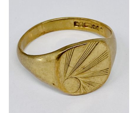 A 9ct gold signet ring, size W 1/2, weight 5.2g