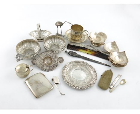 λ A mixed lot of silver items, comprising: a cup and saucer, by E. Hutton, London 1893, fluted circular form, a set of five A