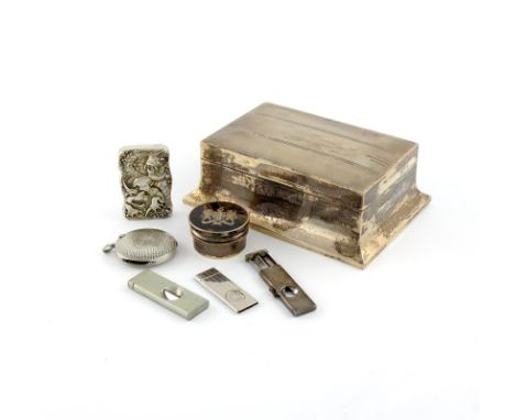 λ A mixed lot of silver items, comprising: a cigarette box of rectangular form, by Walker and Hall, Sheffield 1957, engine-tu